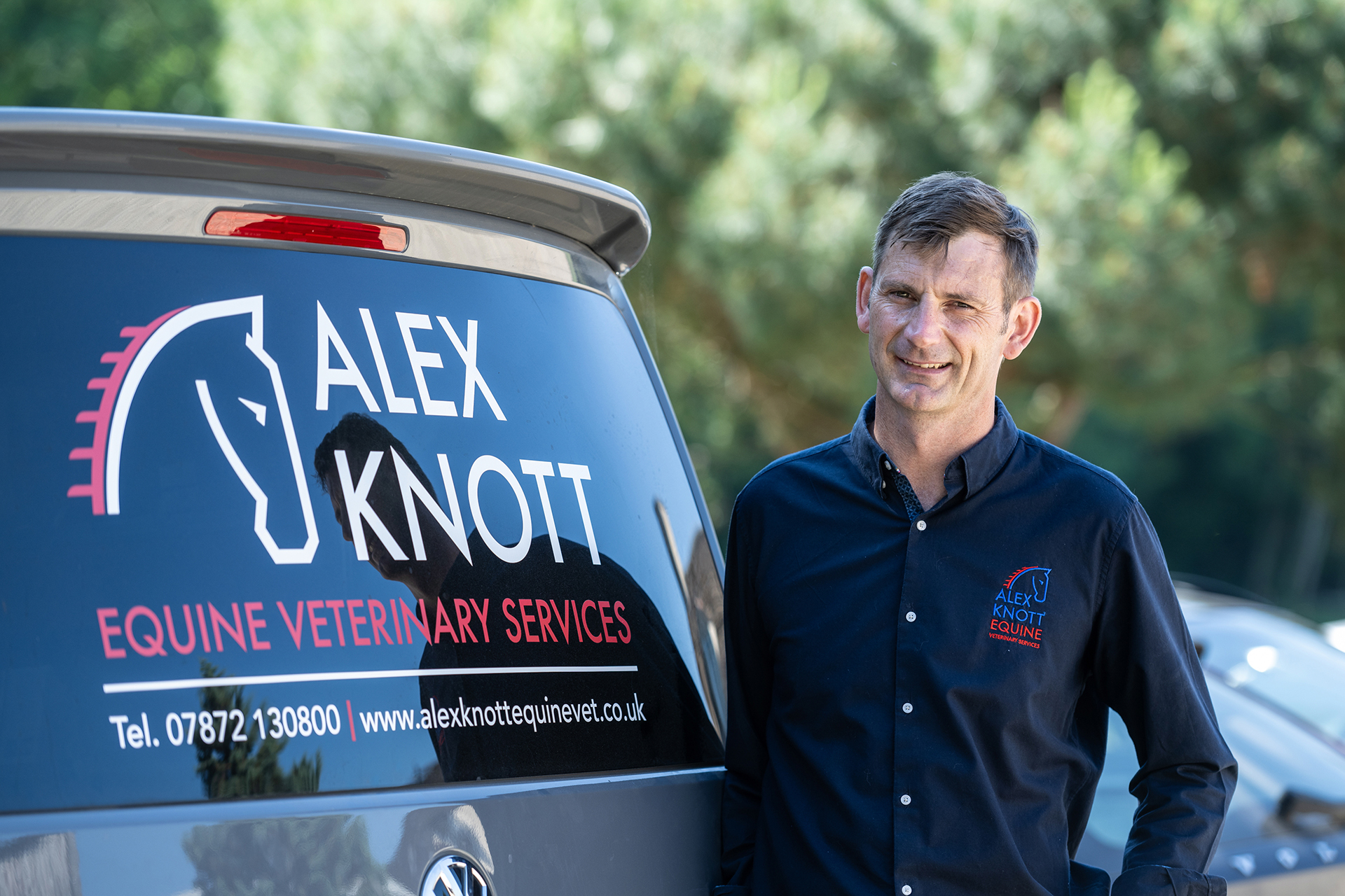 alex-knott-mobile-equine-vet-with-van